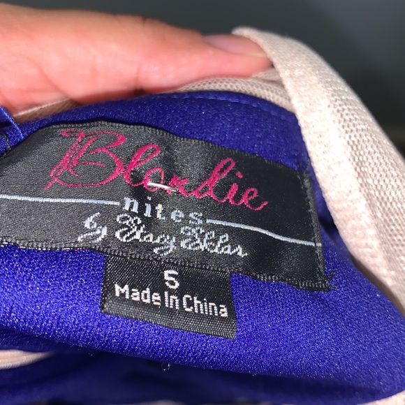 DARK BLUE LACE GOWN PADDED BRA INCLUDED AND SLIT DOWN THE BOTTOM - Picture 11 of 11